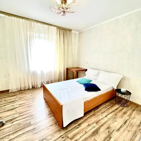 Apart-Pokhnyaki, Osokorki,Kharkovskaya Киев Экстерьер фото