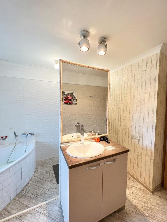 Apart-pokhnyaki, Osokorki,kharkovskaya Apartment *