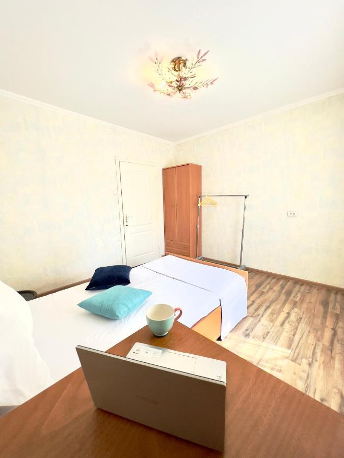 Apart-pokhnyaki, Osokorki,kharkovskaya * Kyiv