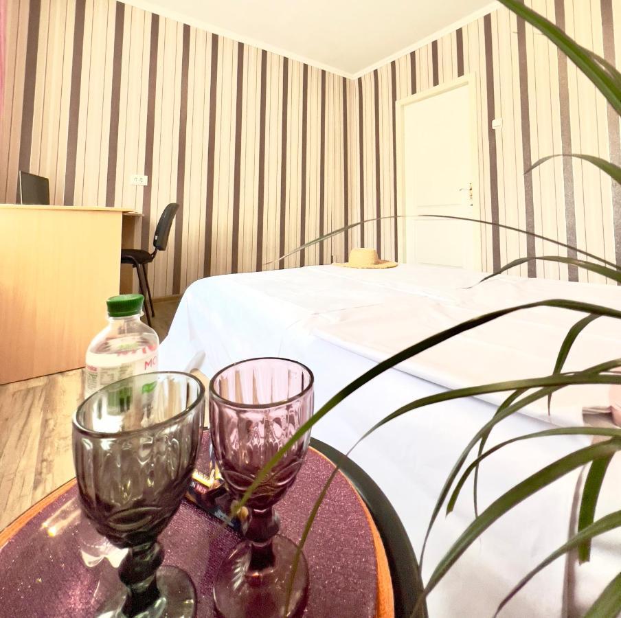 Apart-pokhnyaki, Osokorki,kharkovskaya Apartment *